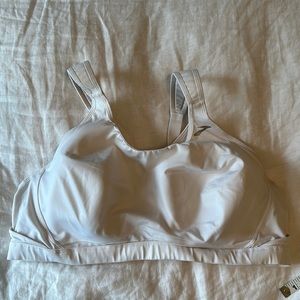 Brooks MAIA sports bra 42D white excellent condition
